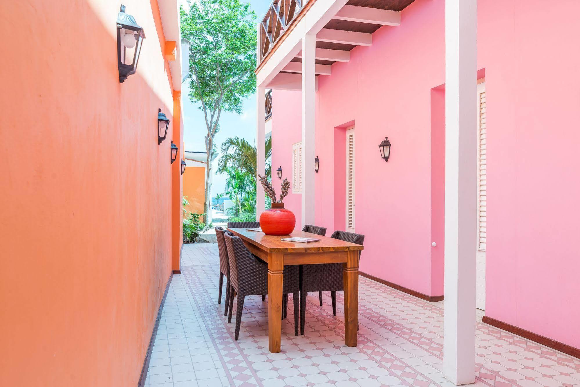 Scuba Lodge & Suites Willemstad Exterior foto